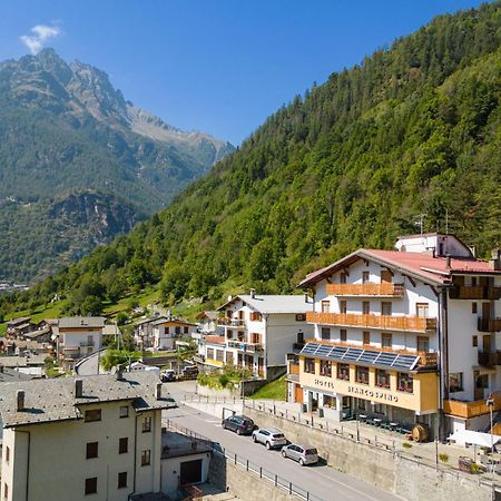Hotel Biancospino Lanzada ภายนอก รูปภาพ