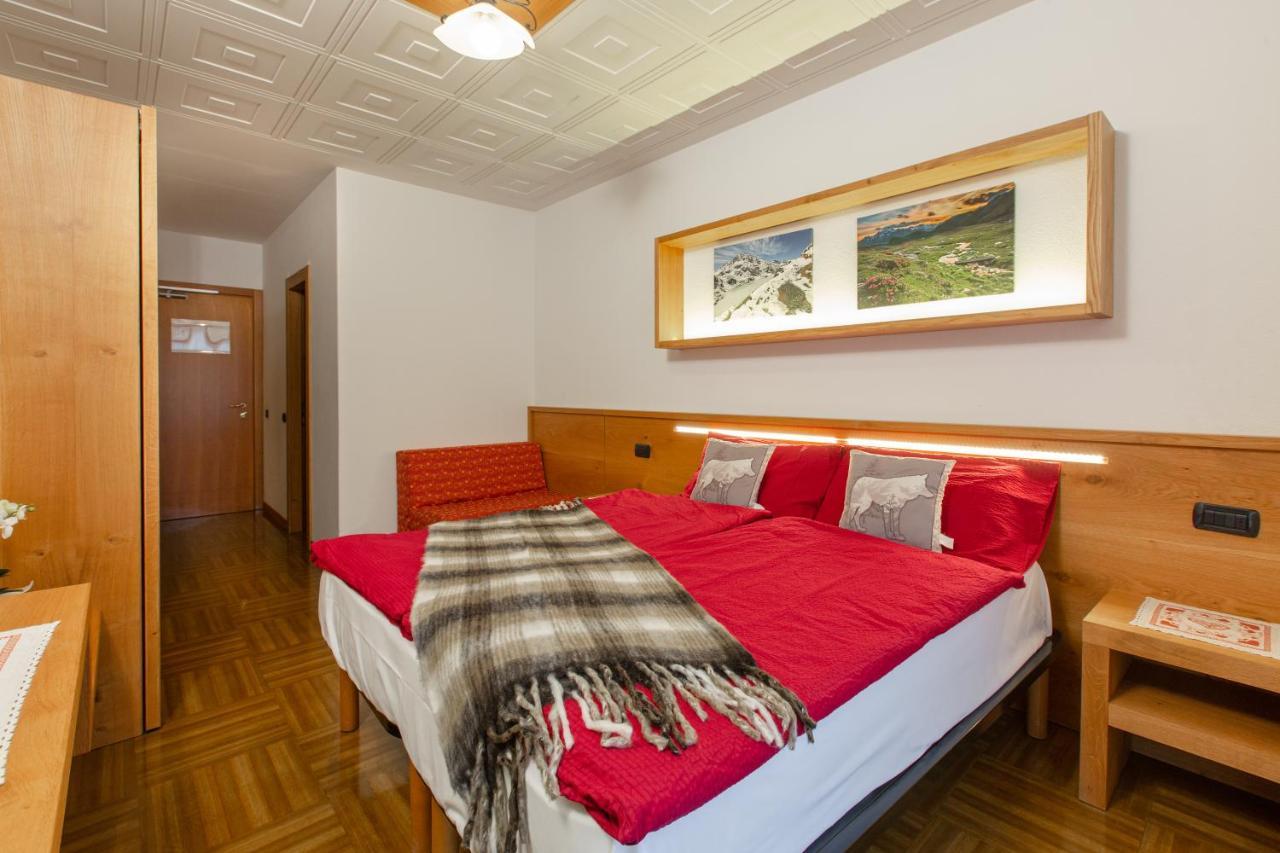 Hotel Biancospino Lanzada ภายนอก รูปภาพ