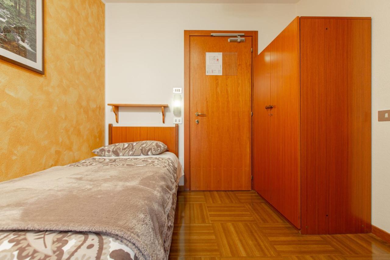 Hotel Biancospino Lanzada ภายนอก รูปภาพ