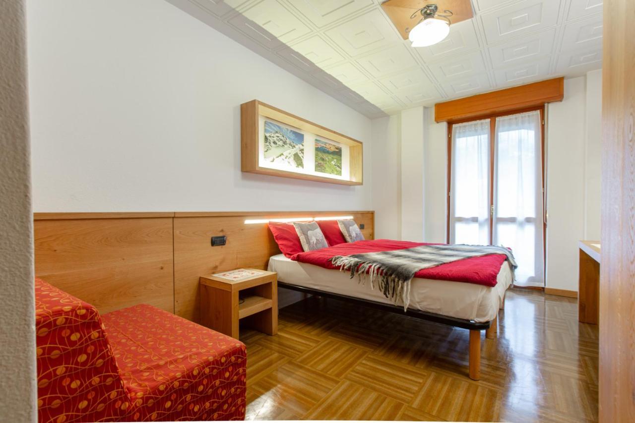 Hotel Biancospino Lanzada ภายนอก รูปภาพ