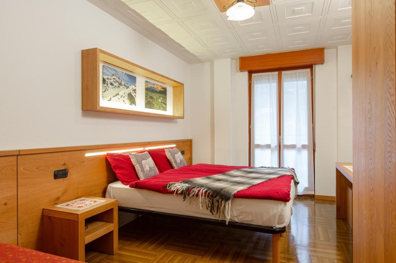 Hotel Biancospino Lanzada ภายนอก รูปภาพ