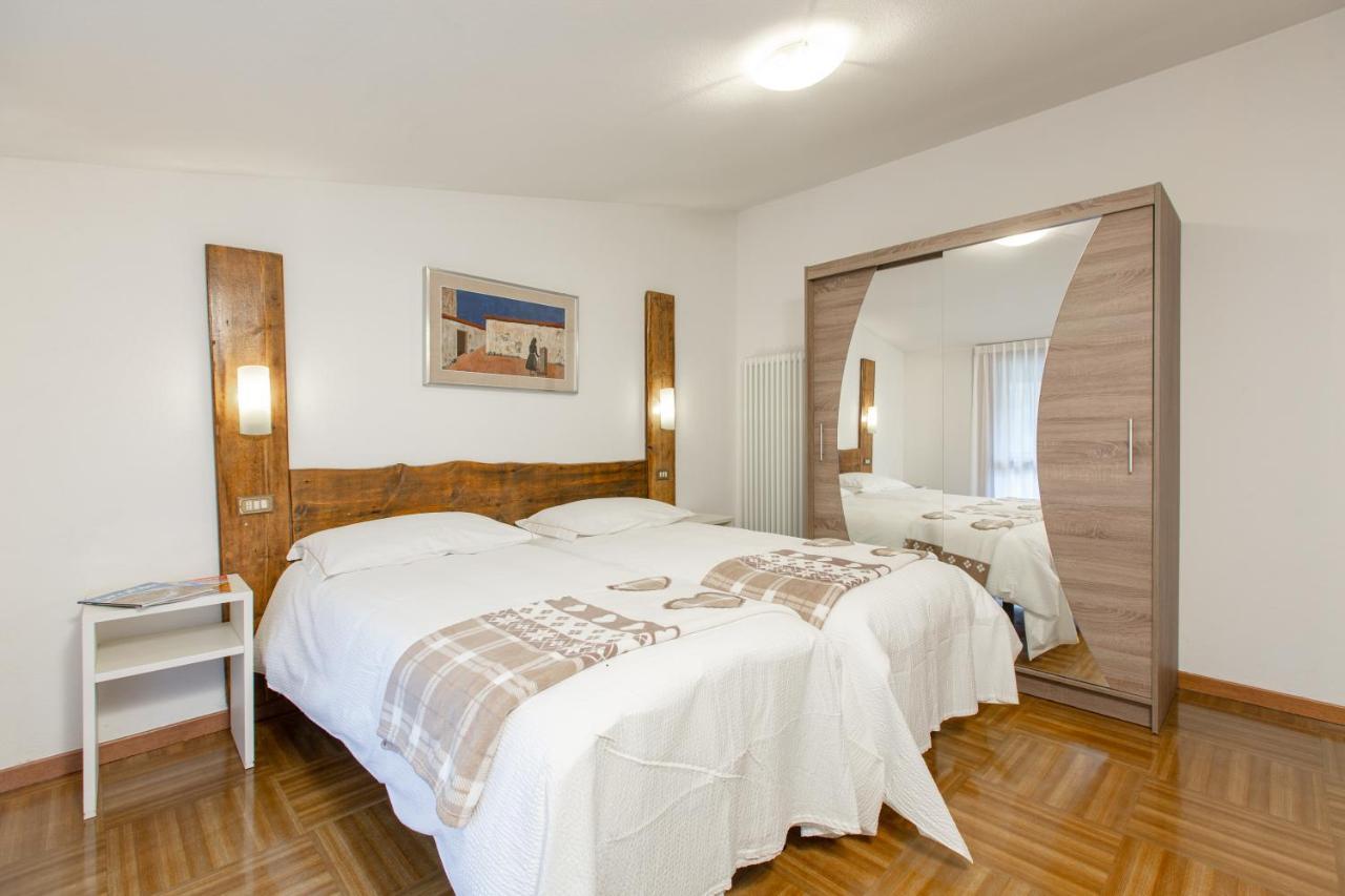 Hotel Biancospino Lanzada ภายนอก รูปภาพ