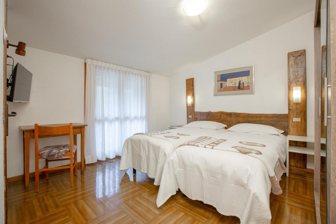 Hotel Biancospino Lanzada ภายนอก รูปภาพ