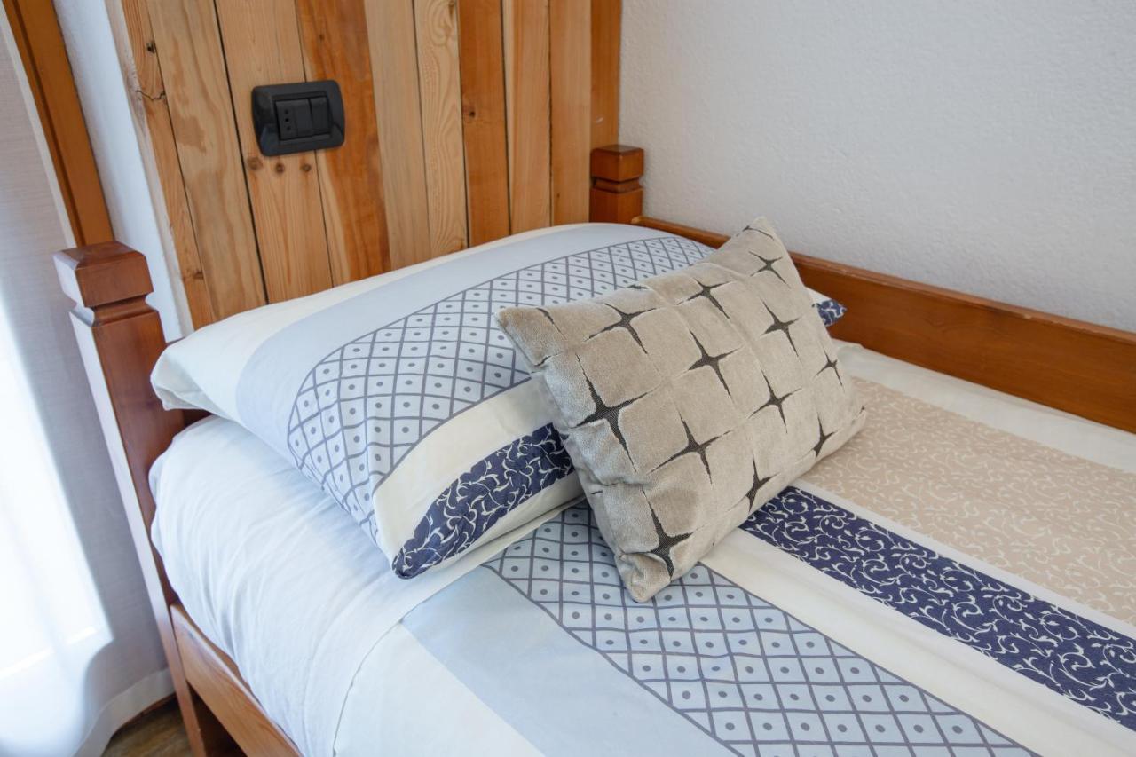 Hotel Biancospino Lanzada ภายนอก รูปภาพ