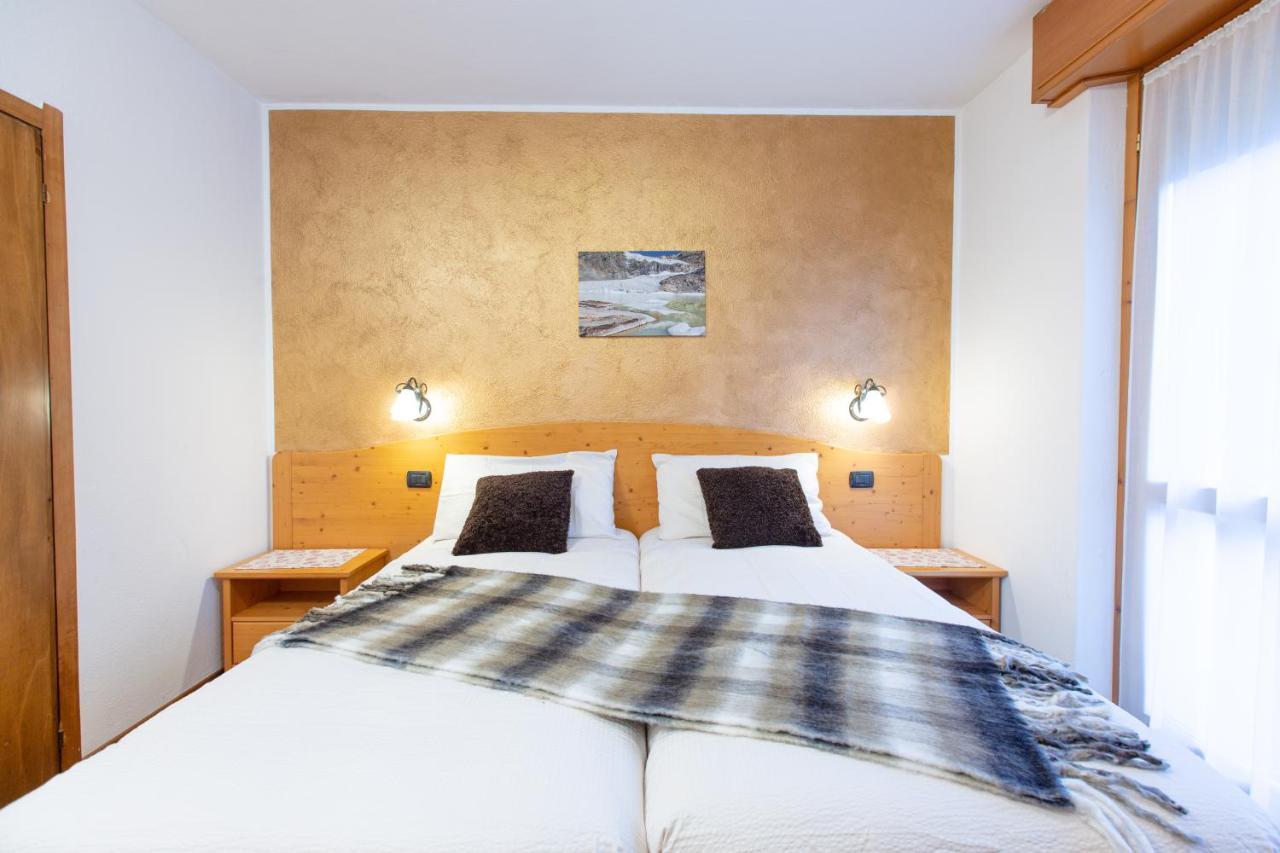 Hotel Biancospino Lanzada ภายนอก รูปภาพ