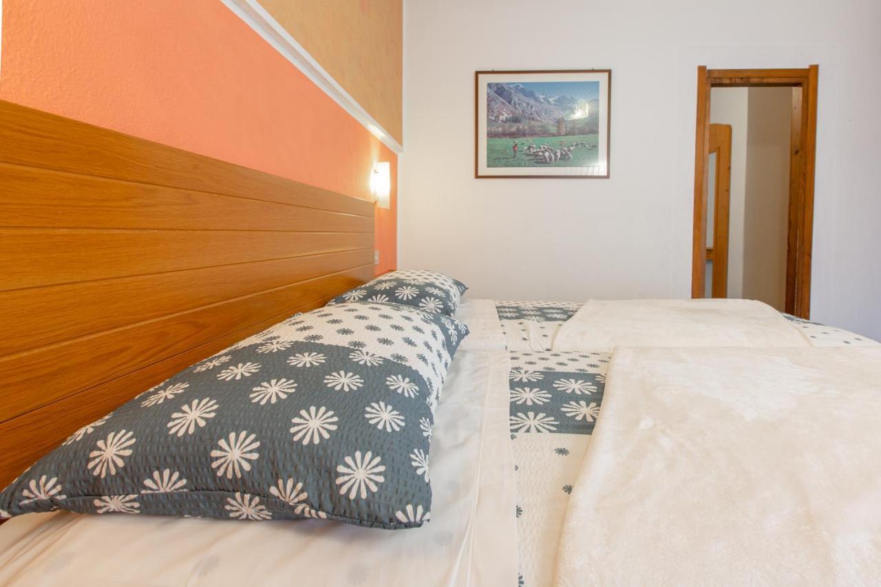 Hotel Biancospino Lanzada ภายนอก รูปภาพ