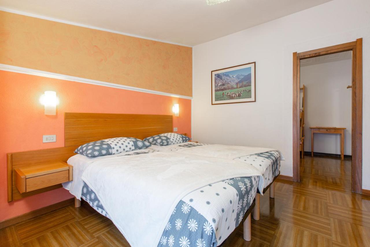 Hotel Biancospino Lanzada ภายนอก รูปภาพ