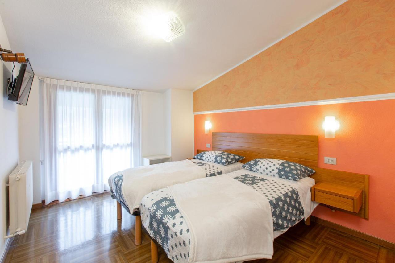Hotel Biancospino Lanzada ภายนอก รูปภาพ