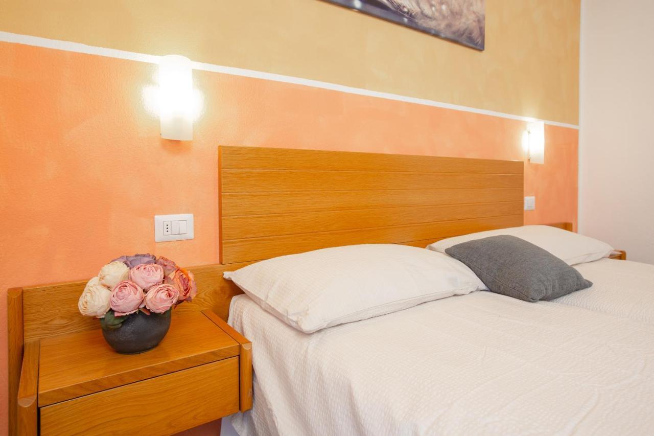 Hotel Biancospino Lanzada ภายนอก รูปภาพ