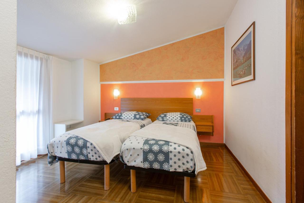 Hotel Biancospino Lanzada ภายนอก รูปภาพ