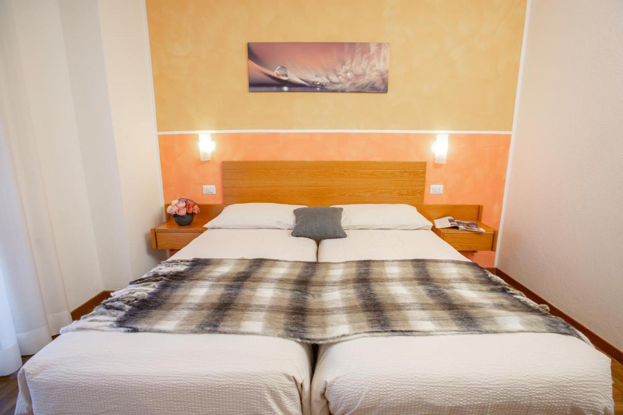 Hotel Biancospino Lanzada ภายนอก รูปภาพ