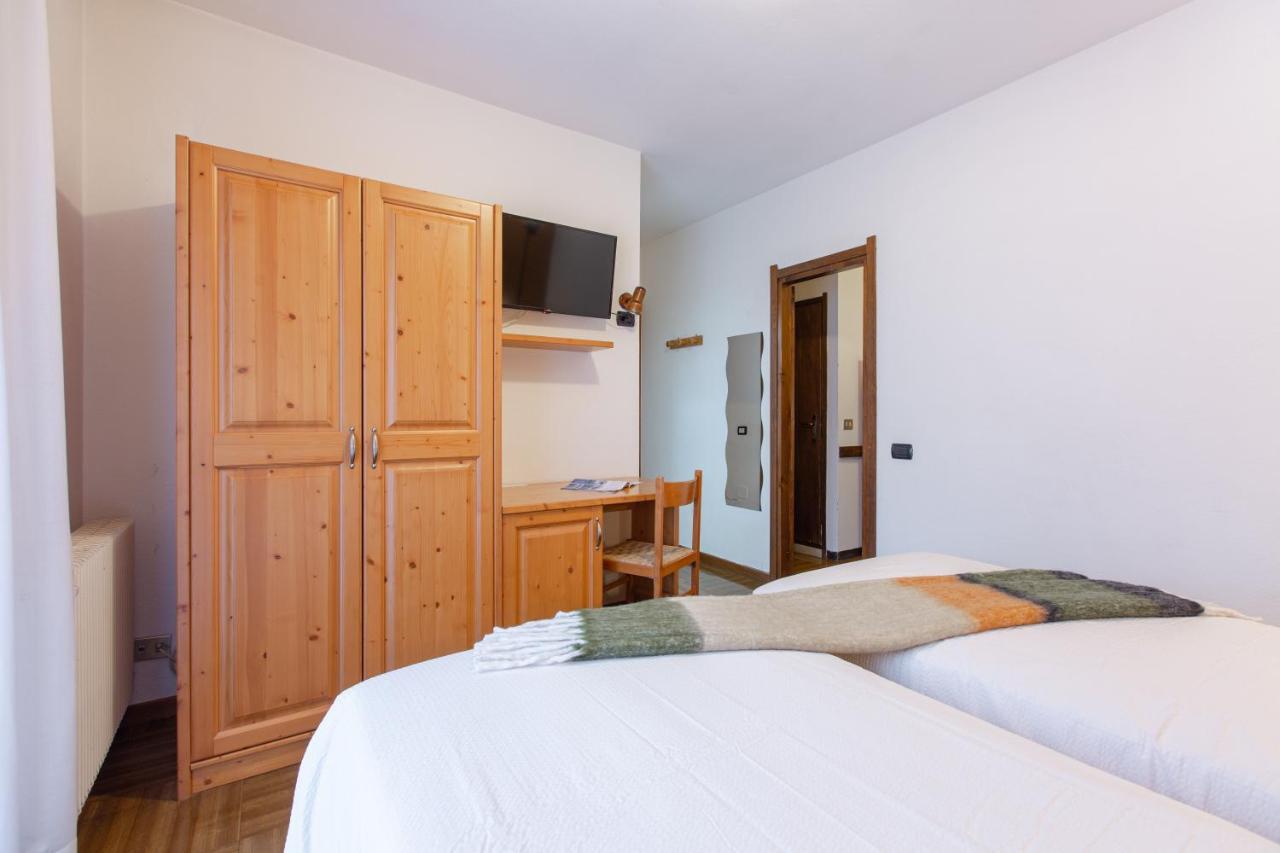 Hotel Biancospino Lanzada ภายนอก รูปภาพ