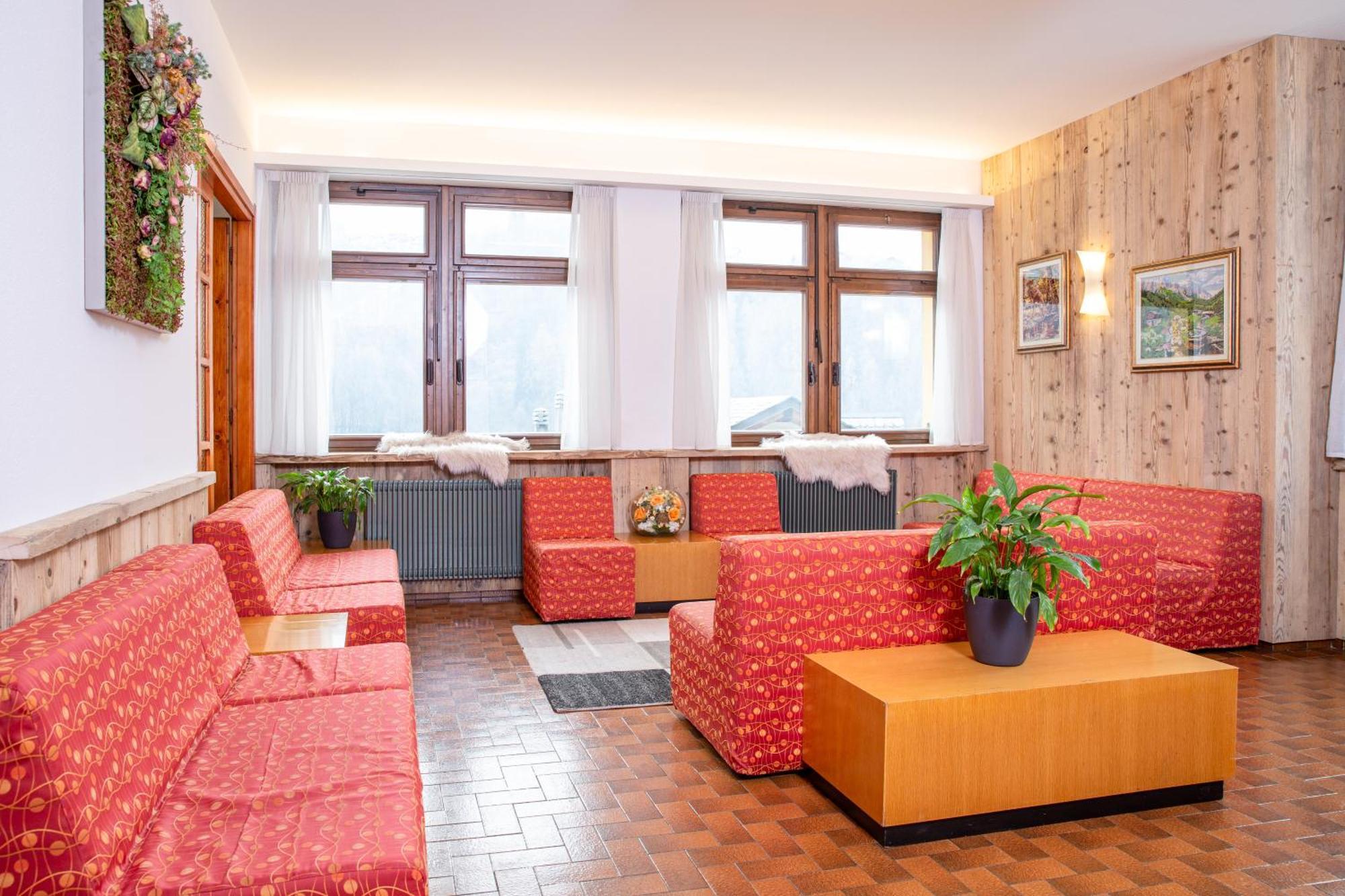 Hotel Biancospino Lanzada ภายนอก รูปภาพ