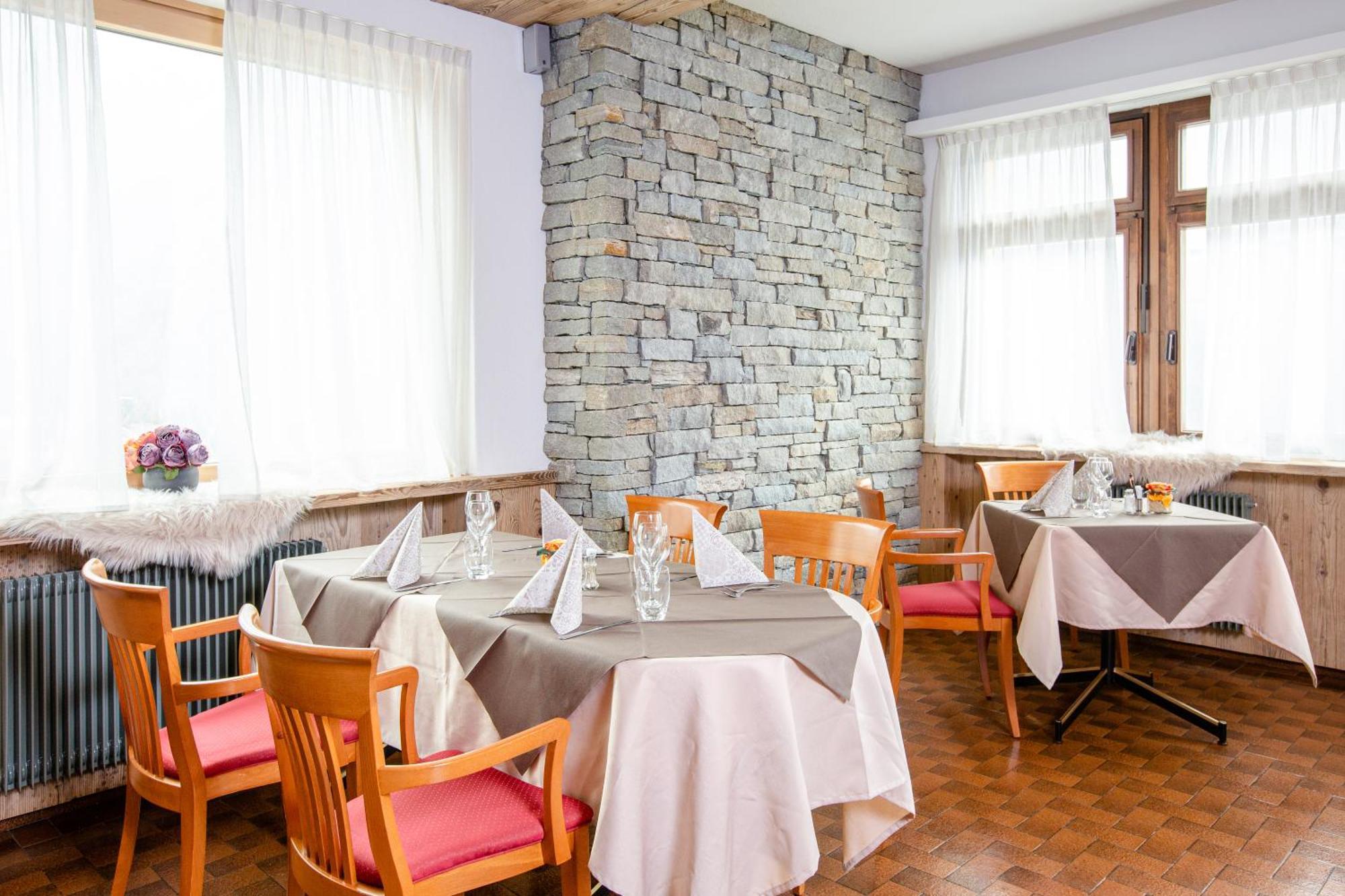 Hotel Biancospino Lanzada ภายนอก รูปภาพ