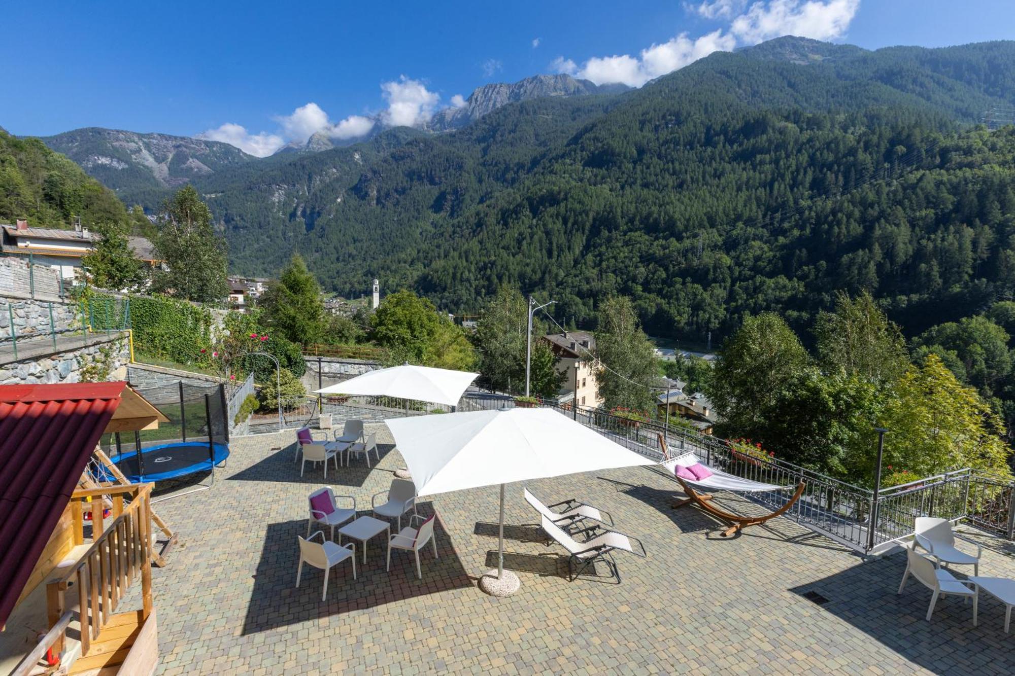 Hotel Biancospino Lanzada ภายนอก รูปภาพ